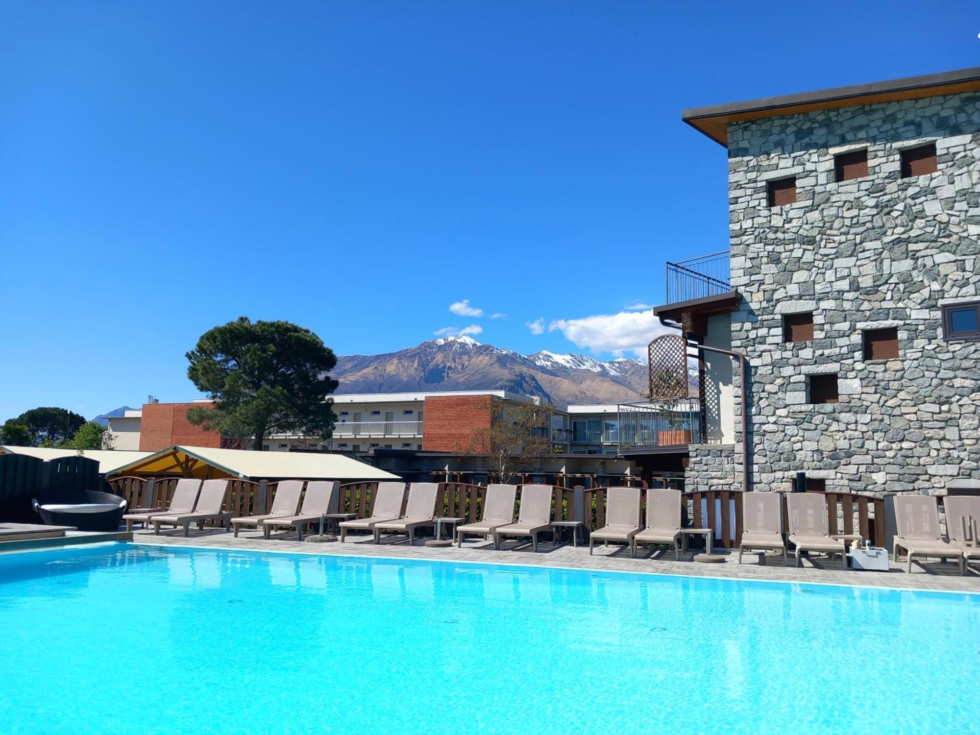 Hotel Bungalows Europa Домазо Екстер'єр фото