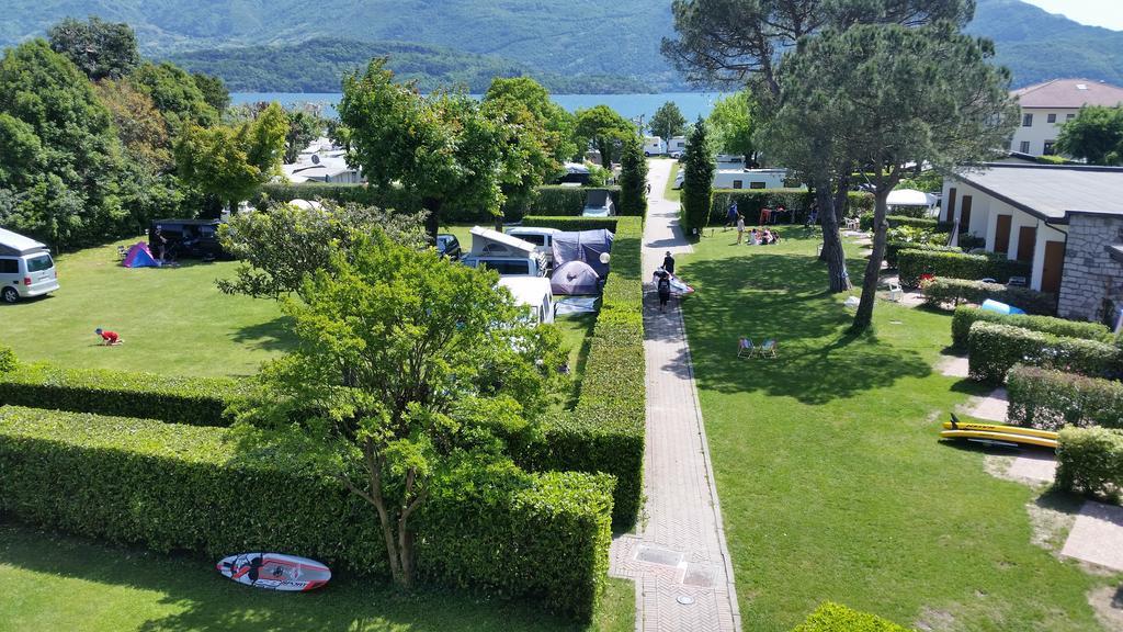 Hotel Bungalows Europa Домазо Екстер'єр фото